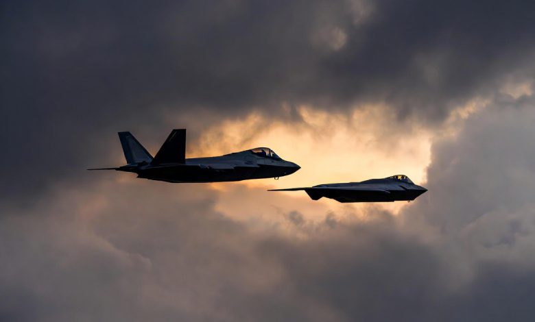 هواپیمای F-35 و B-21 Raider تکنولوژی هواپیماهای آمریکایی ۱۴۰۴